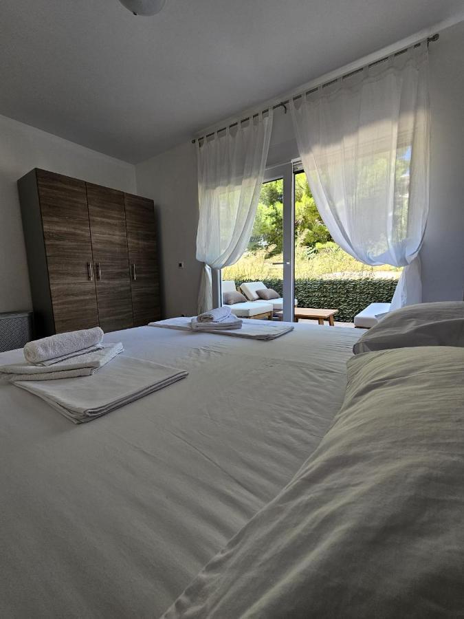 Harmony Suites Bol Exterior foto