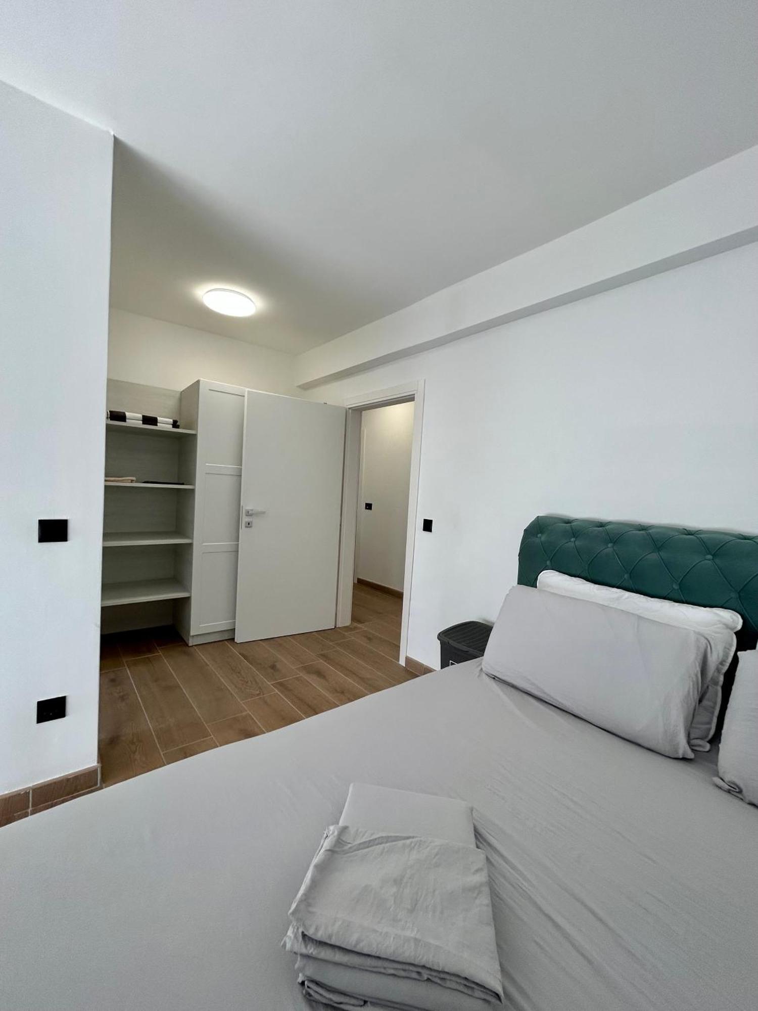 Harmony Suites Bol Exterior foto