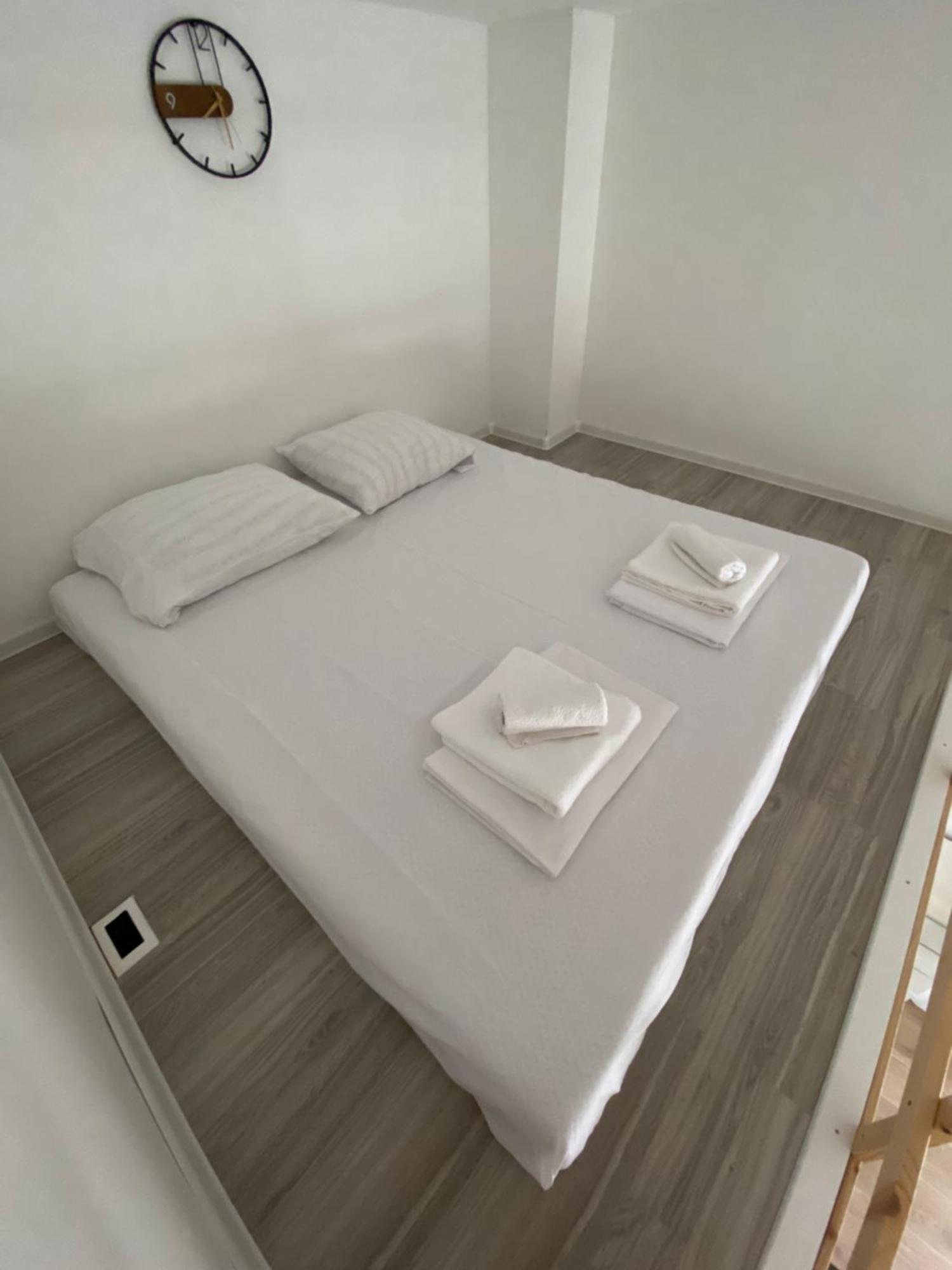 Harmony Suites Bol Exterior foto