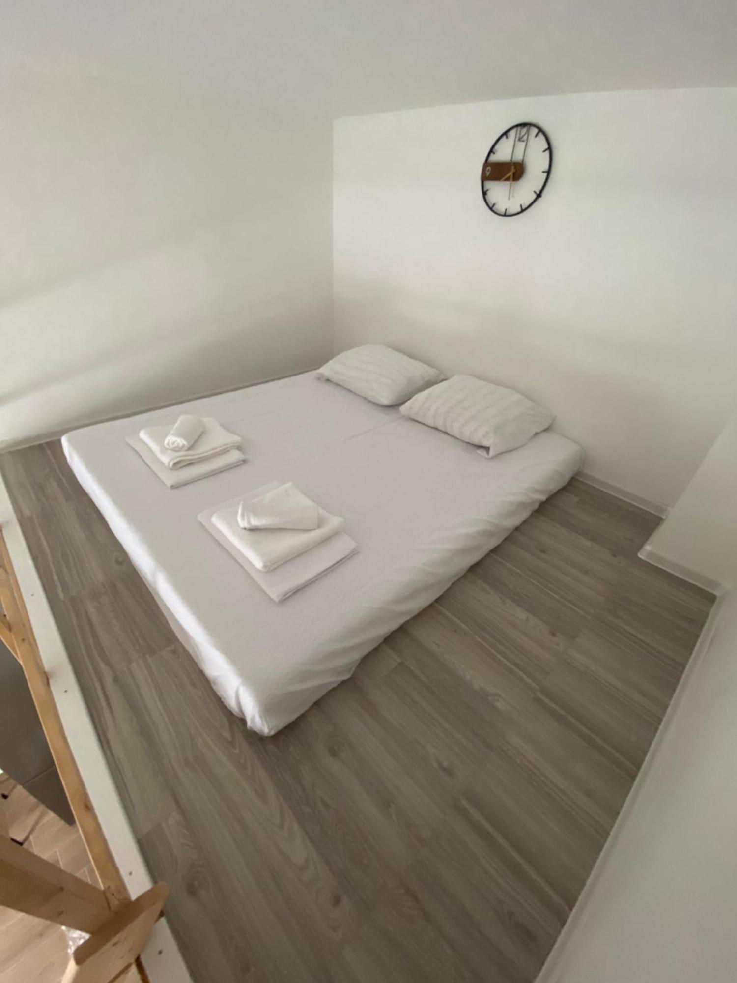 Harmony Suites Bol Exterior foto
